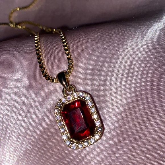 Gold Rhinestone Necklace - Picture 2 of 8